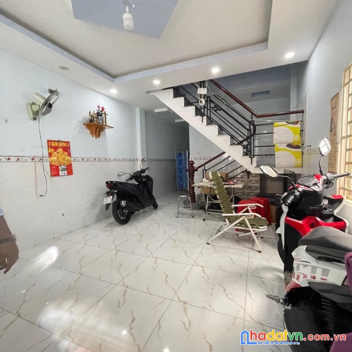 Bán nhà riêng hẻm 428 luỹ bán bích, giá rẻ, 85m2 chỉ 6tỷ2.