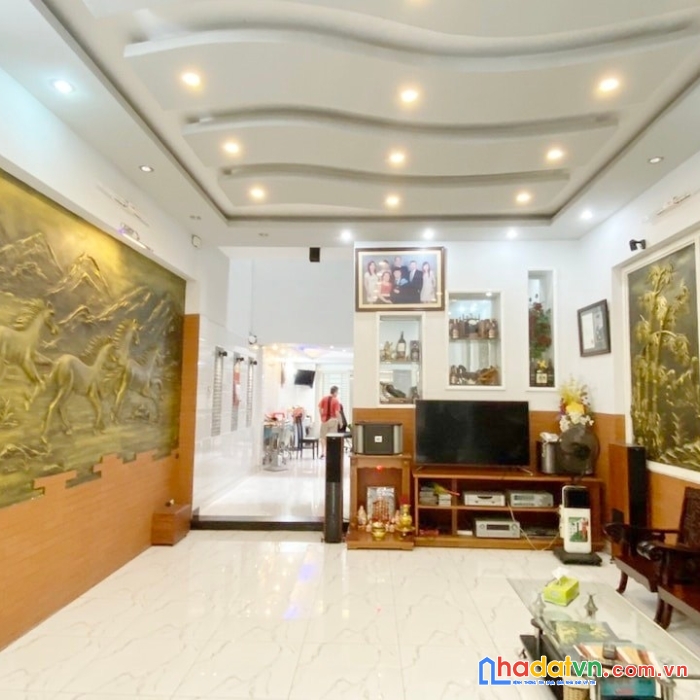 Bán nhà ni sư huỳnh liên - diện tích 100m2  - ngang 5 - mặt tiền kinh doanh - xe hơi đậu trong nhà