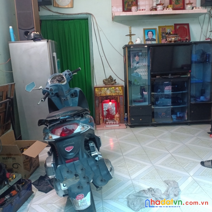 Chủ kẹt tiền cần bán gấp căn nhà cấp 4 lạc long quân tân bình.
 110m2. 9.8 tỷ (a003)