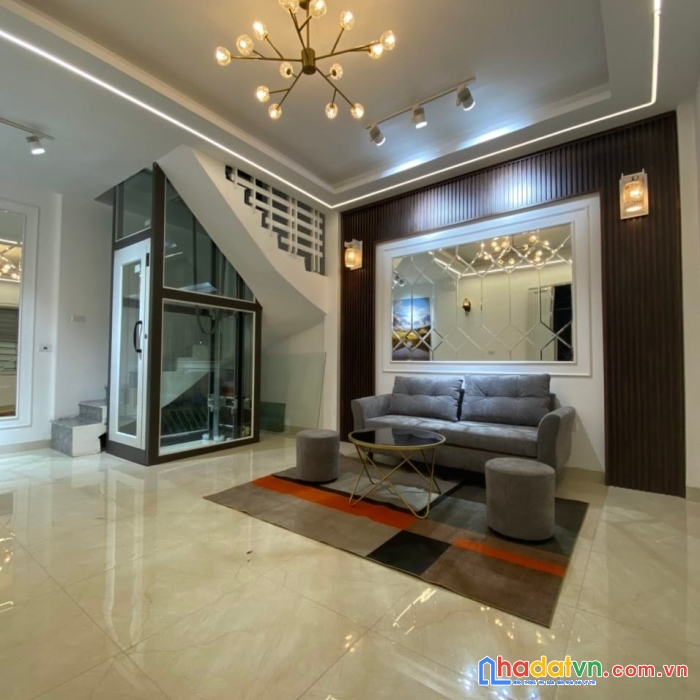 Bán gấp cầu giấy - lô góc  - thang máy - nhà mới ở ngay 35mx6t 5,35tỷ