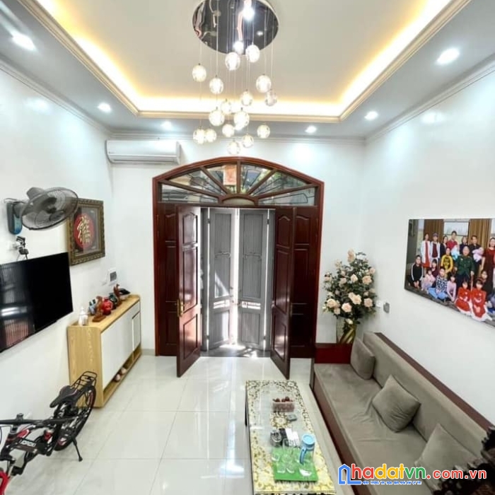 Bán nhà đẹp nguyễn ngọc vũ ở ngay 40m x 5t 6.7 tỷ