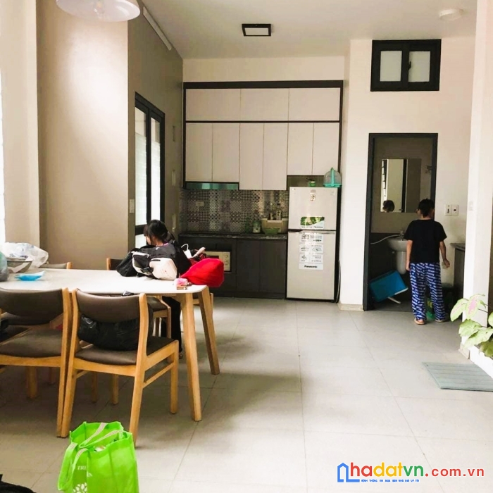 Bán nhà ngõ 211 bát khối 40m, 5 tầng, 5.15 tỷ.