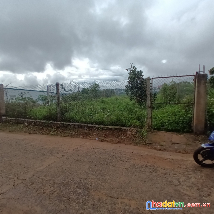 Chính chủ cần bán lô đất bên hông trường cấp 3 phan bội châu tt. di linh