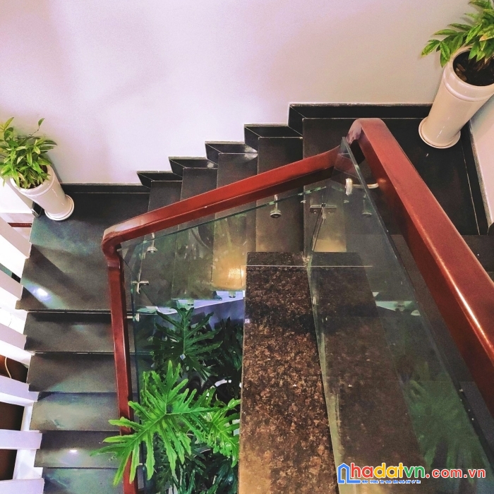 Bán nhà phan xích long-5 tầng-nở hậu 54m2 chỉ 8.9 tỷ-ô tô đổ cửa