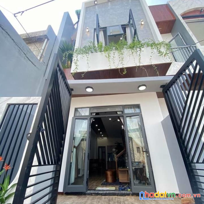 Hàng nóng bán nhà 2 tầng kiệt nguyễn huy tưởng đầy đủ nội thất vào ở luôn