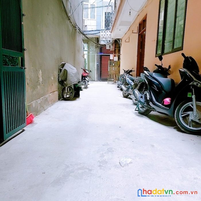 Phân lô cầu giấy – nhà đẹp thoáng – ô tô đỗ cửa – gần phố – full nội thất