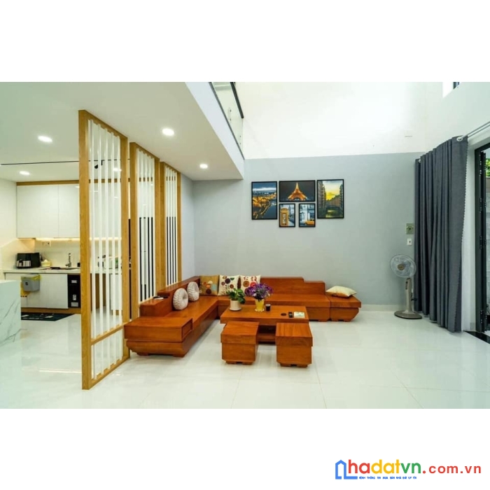 Cần bán nhà mặt tiền đường- đối diện bến xe an sương giá chỉ 8.8 tỷ