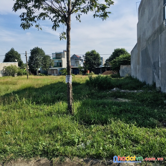 Tôi cần bán gấp lô đất 150m full thổ cư , dân cư đông đúc
