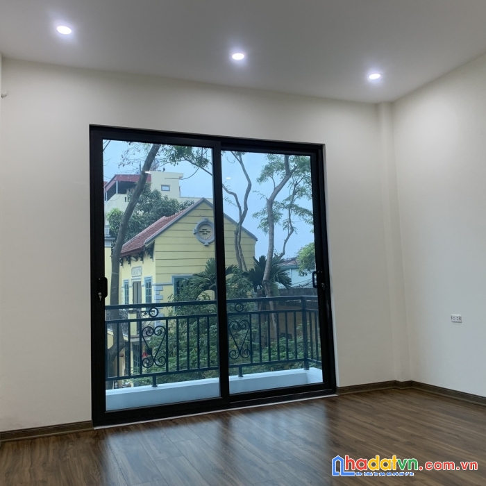 Bán nhà sài đồng-lb 67m 4 tầng vị trí cực đẹp