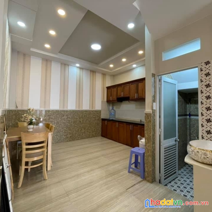 Sát mặt tiền nguyễn oanh, 4 tầng sân thượng, 4 tỷ 2 thương lượng