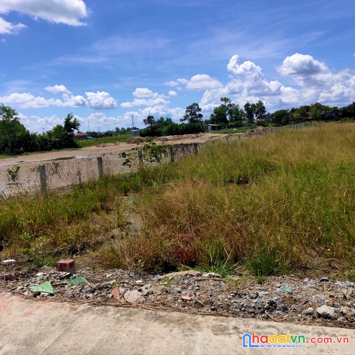 Bán gấp đất mặt tiền đường đinh đức thiện, dt 5x20m