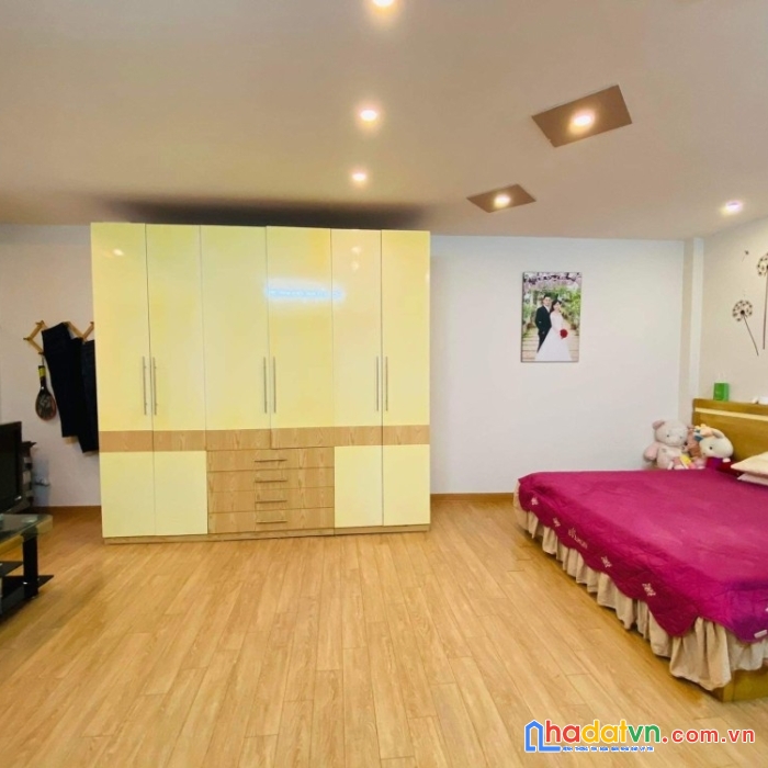 Bán nhà mặt phố mễ trì thượng 46m2, 4 tầng, mt 4m, giá 5,2 tỷ.