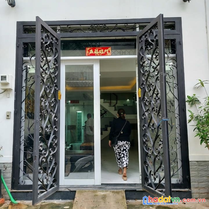 Đẹp nhất chợ cầu đồng. ngã 4 ga.
giá: 4,5 tỷ tl bao vay bank.