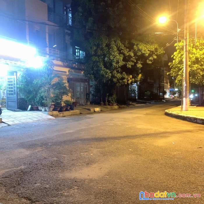 Mt kd đường  10m ngay tt gò vấp – dt 33m2 3 tầng 3pn -sổ vuông giá tốt nhất khu vực.