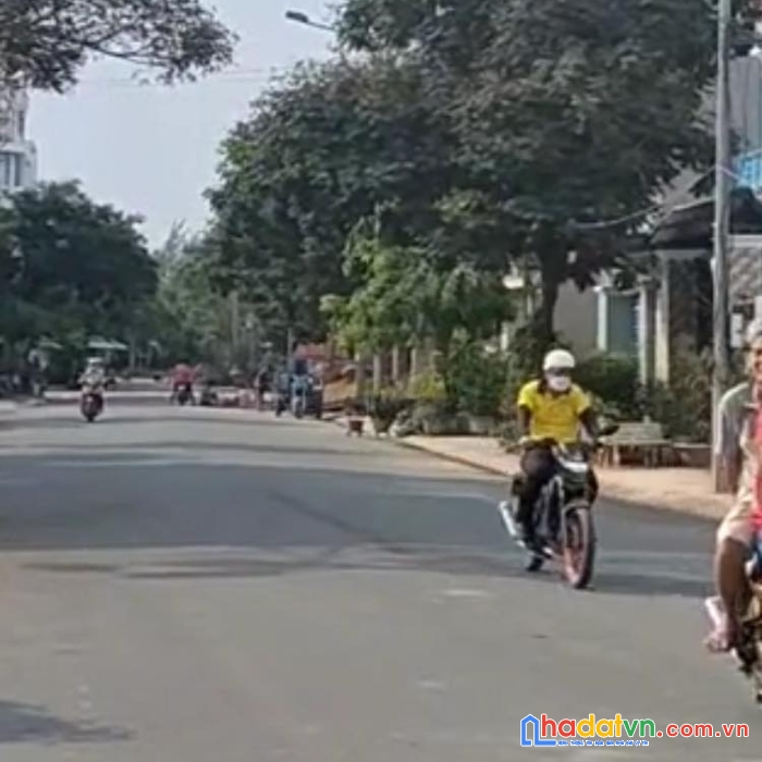 Bán nhà 3 tầng. 5 pn, dt 110m, đường trường chinh,  p tân hưng thuận  q12.