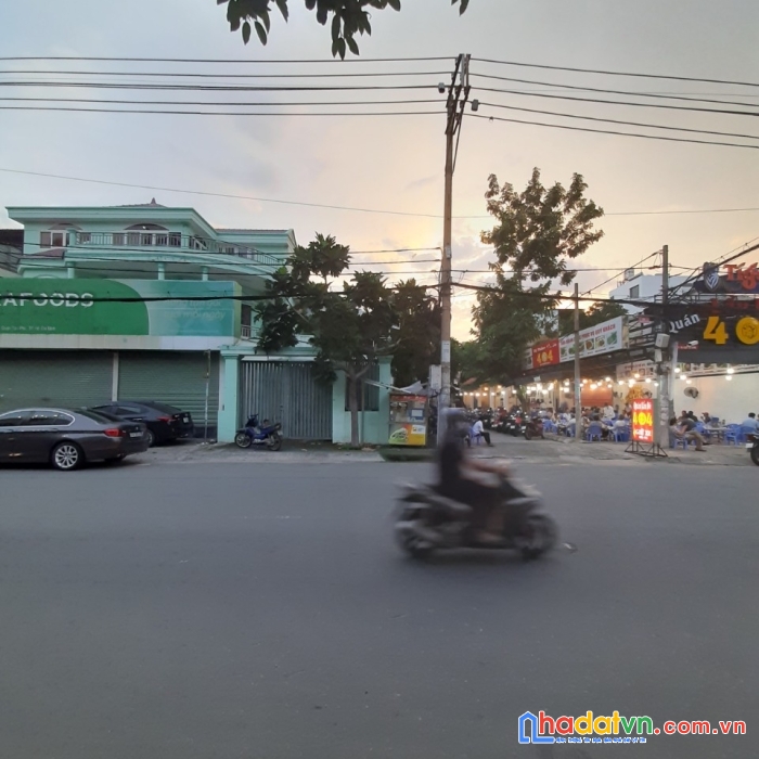 Bán nhà lô góc 2 mặt tiền nguyễn  sơn - 690m2 - hiếm cực hiếm - 3 tầng chỉ 140 tỷ tl