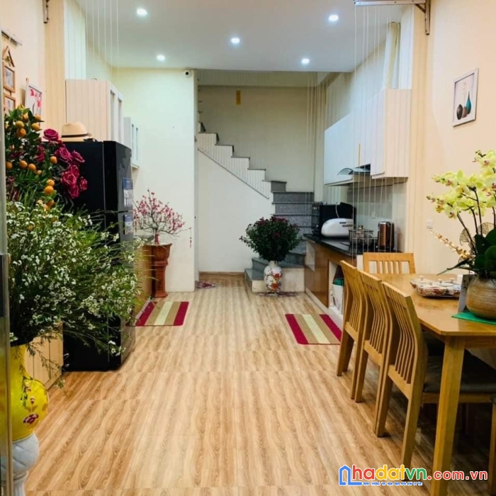 Bán nhà cầu bươu,35m2 x5 tầng, 2,6 tỷ, sđcc,hỗ trợ ngân hàng,oto