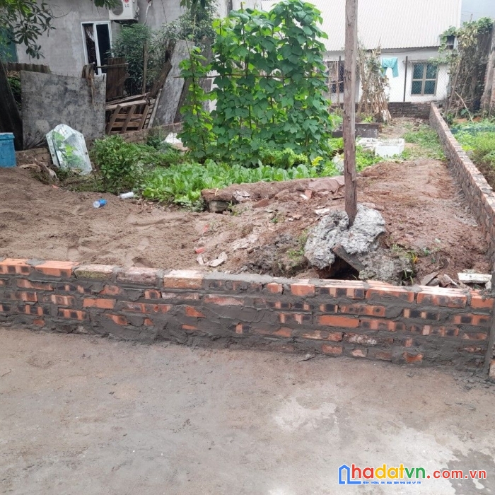 Chủ cần tiền kd bán gấp 80,5m2 đường thông ô tô ngay cổng c khu cn bắc thăng long lh 0979040629