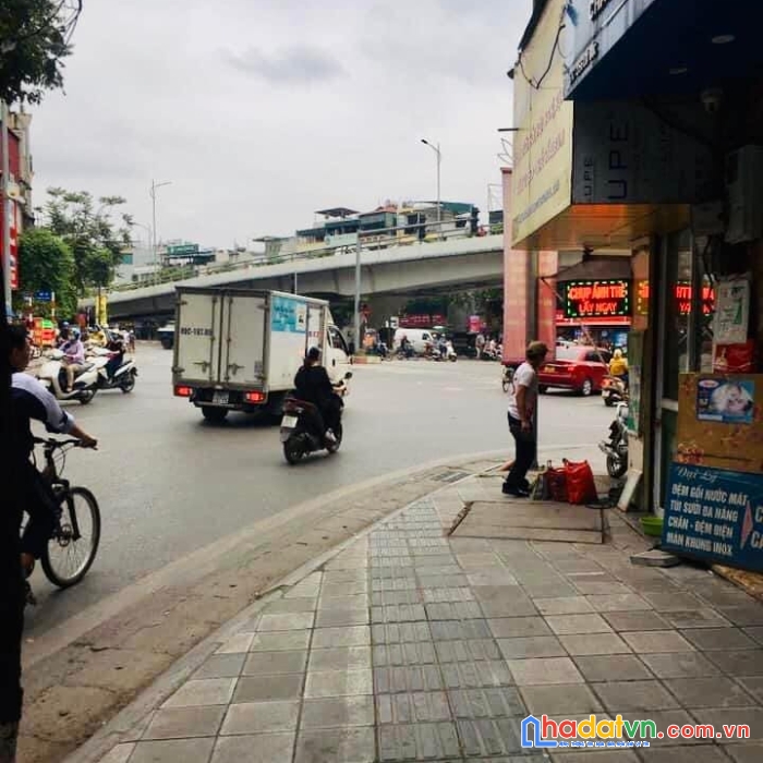 Bán nhà mặt phố lò đúc, 108m2, giá 45 tỷ, ngay ngã tư, kinh doanh cực khủng