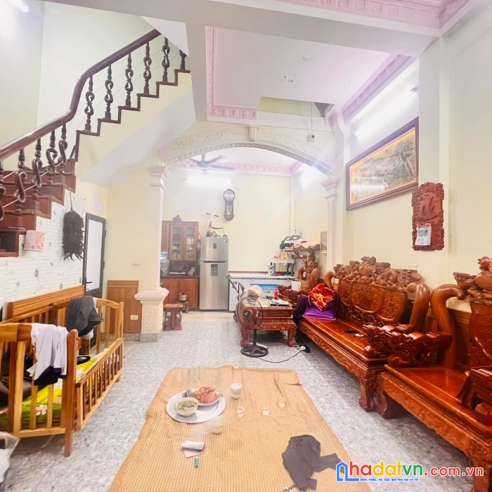 Bán nhà ngõ 380 ngọc thụy - dân xây chắc chắn 42m2 - 5 tầng- mặt tiền 5.2m - 4 tỷ 450 triệu