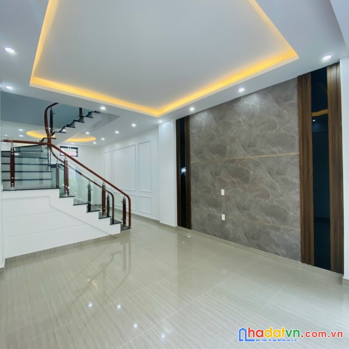 Nhà 3 tầng 44 m2 xóm trung, văn cao