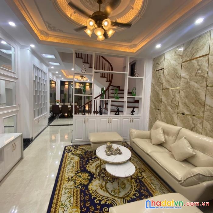 Bán nhà chùa láng, huỳnh thúc kháng kéo dài, ô tô tránh, 140m2, 28 tỷ