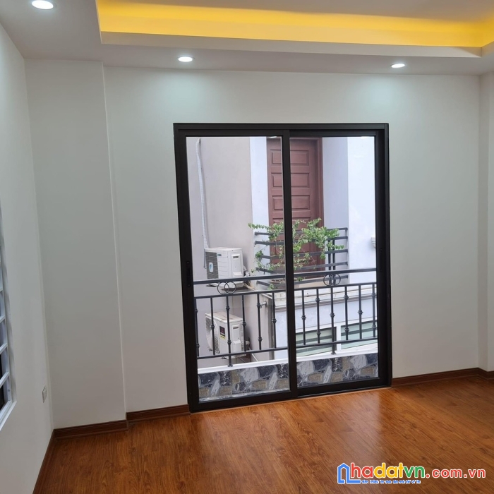 Giảm sốc ngọc thụy long biên 36mx5t còn 3.1 tỷ