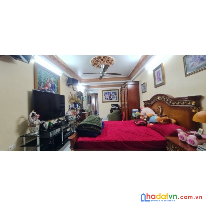 Bán nhà gấp phố đội cấn nở hậu 84m2, 4 tầng, giá 8,5 tỷ.