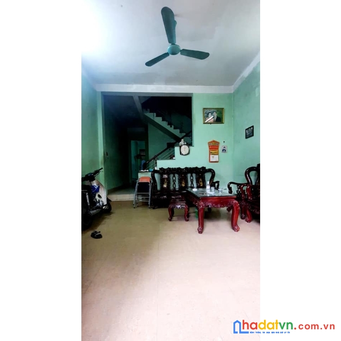 Chính chủ cần bán nhà phố giáp nhị, 4 tầng x92m2, trước nhà ô tô tránh, kinh doanh cực tốt, có sân