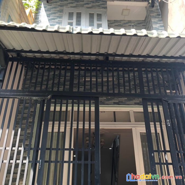 Hót nhà gì mà chưa tới 3 tỷ lại còn hẻm xe hơi.