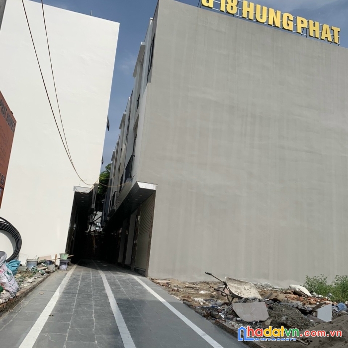 Cần bán nhà 3 tầng  hướng nam 40m2 mới xây tại đản dị - uy nỗ, trung tâm thị trấn đông anh