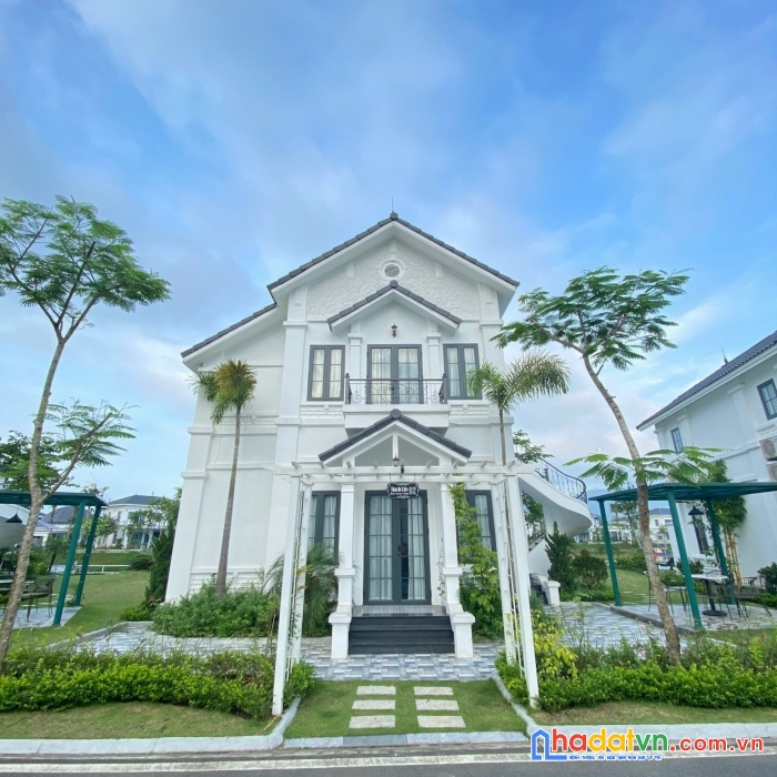 Chính chủ bán lại bt vườn vua 2 tầng - ở ngay -  đã có sổ (rẻ hơn cđt 3 tỷ)