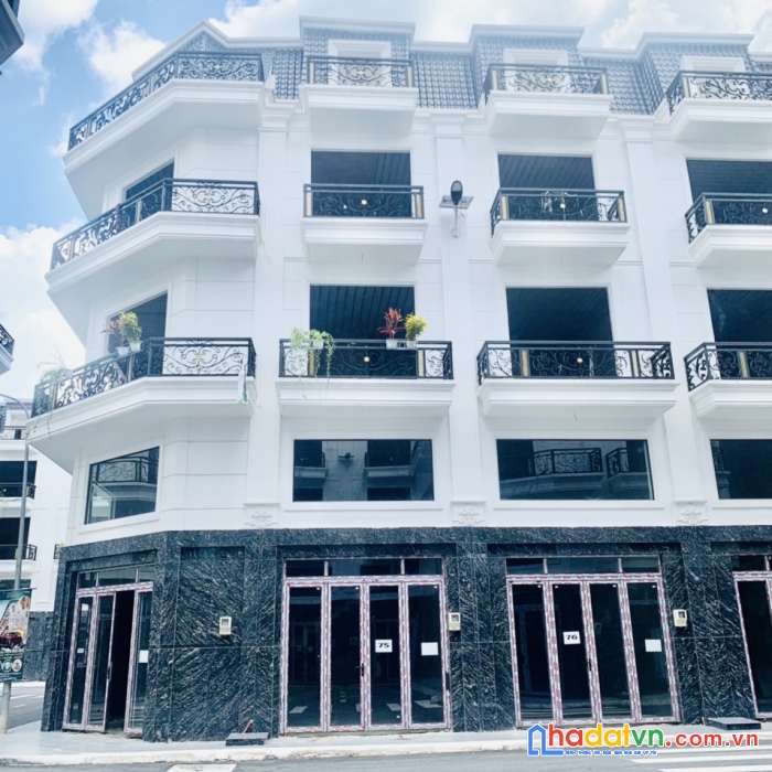 Nhà phố 5x20 1 trệt 1 lửng 2 lầu sân thượng. đường 12m ven sông tuyệt đẹp.