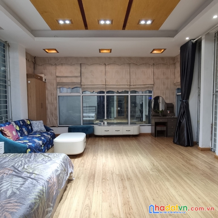 Cho thuê nhà căn góc 8 tầng ở trung kính-cầu giấy, vị trí đẹp bậc nhất