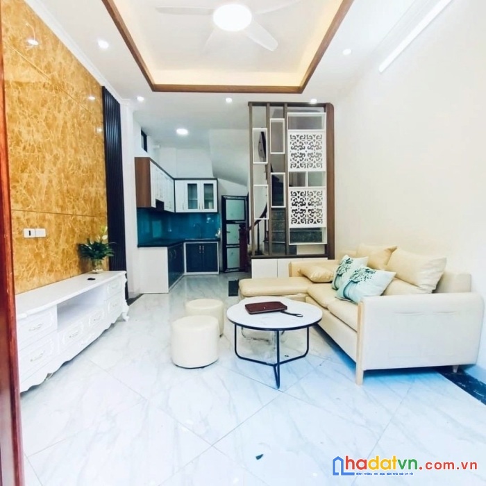 Bán nhà phố lê thanh nghị, hai bà trưng  52m, 3 tầng. giá: 4.3 tỷ