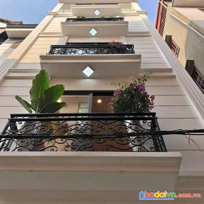 Đức diễn nhà mới đẹp long lanh 50m2 5tầng mt4 nhirnh4,45tỷ