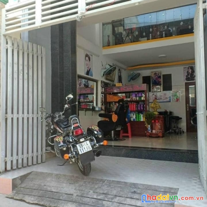 Chủ nhà gấp bán giảm chào 200trieu. giá chào mới 5.6tỷ
hẻm xe hơi - căn góc - kdbb đa ngành- chủ