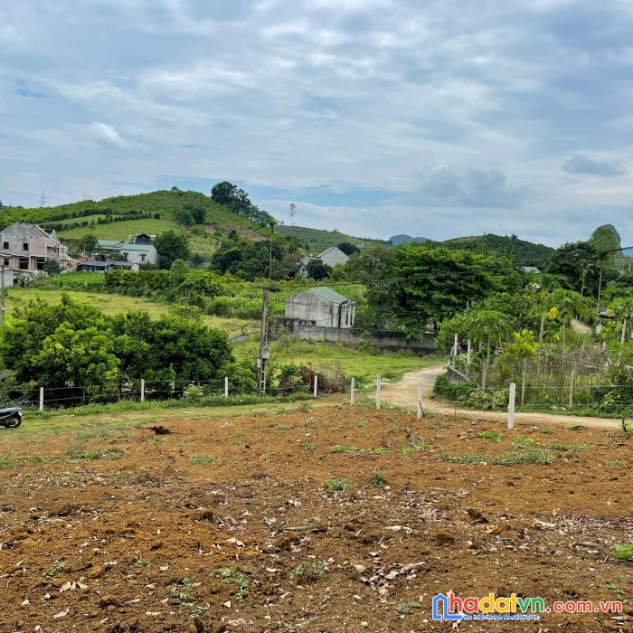 Bán gấp mảnh đất  đầu thị trấn cao phong giá chỉ  650k/m.