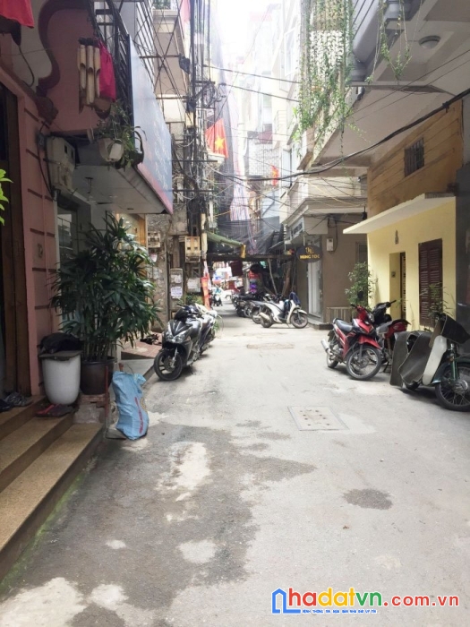 Nhà mới mặt ngõ ô tô ,kinh doanh sầm uất, dt 38m,mt 4m ,giá 6.5 tỷ.