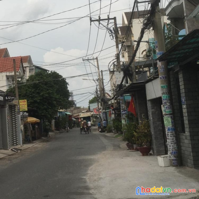 Cần tiền bán nhà dt: 90m đường trường chinh q12