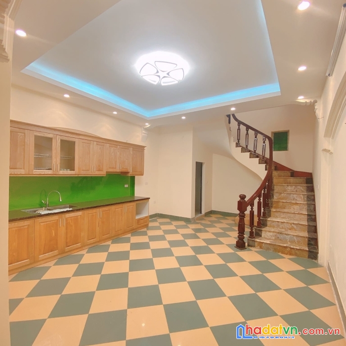 Bán nhà hoa bằng, cầu giấy, nhà đẹp ở luôn, cách phố 20m, dt 49m, 4 tầng, mt 5m, 5.1 tỷ