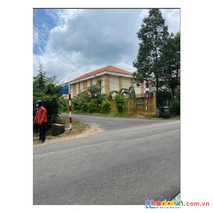 Đât full thổ cư 125m2, kế bên trường tiểu hoc nhuận đức, củ chi.