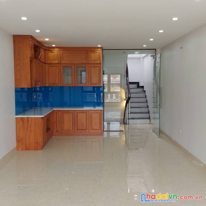 Bán gấp nhà 34m 5t chỉ 3tỷ, ô tô đỗ cổng. phú minh, văn tiến dũng.