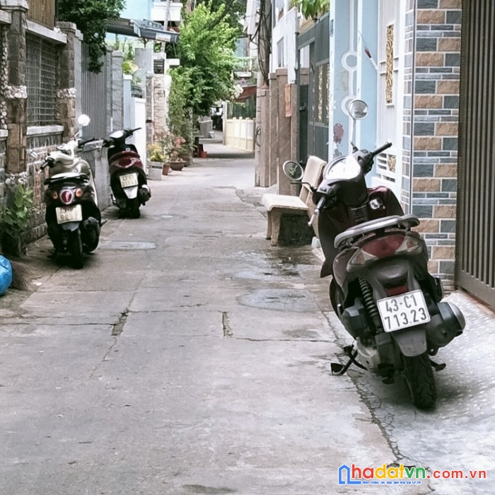 Bán nhà phan châu trinh cách phố vài bước chân.