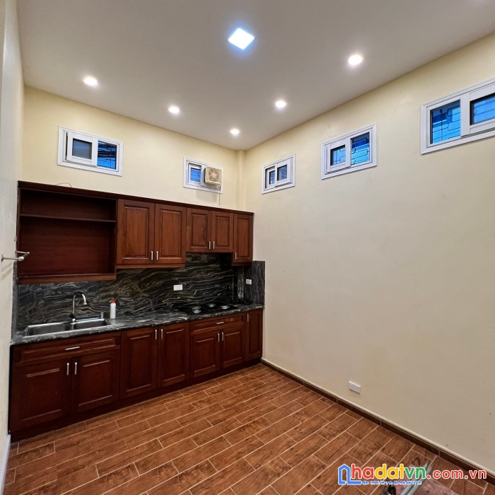 Bán nhà đội cấn, ba đình, lô góc 3 thoáng vĩnh viễn, ngõ thông rộng, kinh doanh nhỏ, 6.65 tỷ