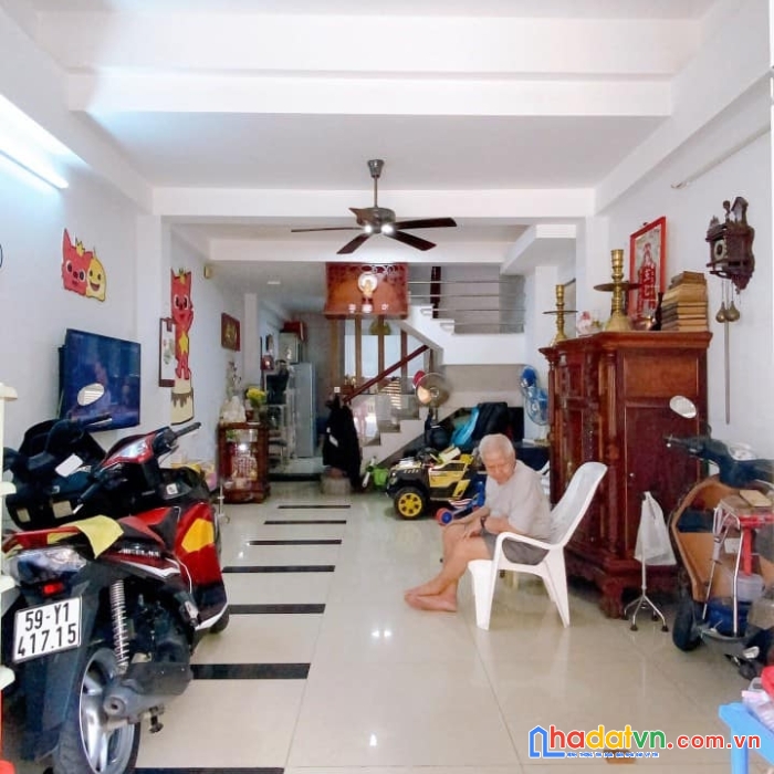 Bán nhà hẻm 11 thoại ngọc hầu, tân phú, ô tô ngủ trong nhà, 5 tầng btct