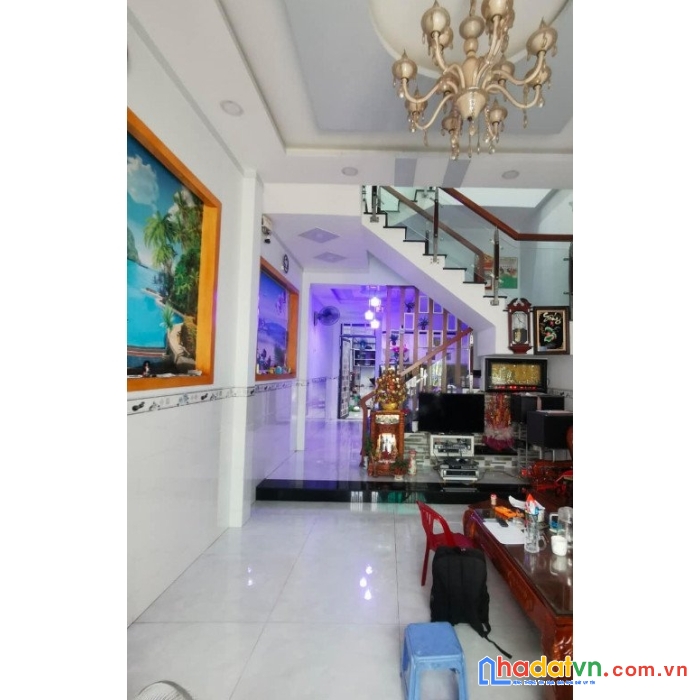 Hẻm xe hơi tận nhà, 72m2, 1 trệt 1 lầu ngay công viên phần mềm quang trung.