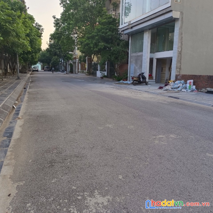 Bán đất phúc lợi 80m2*mt 5m, 8.65 tỷ phân lô siêu đẹp, vỉa hè, ô tô tránh.