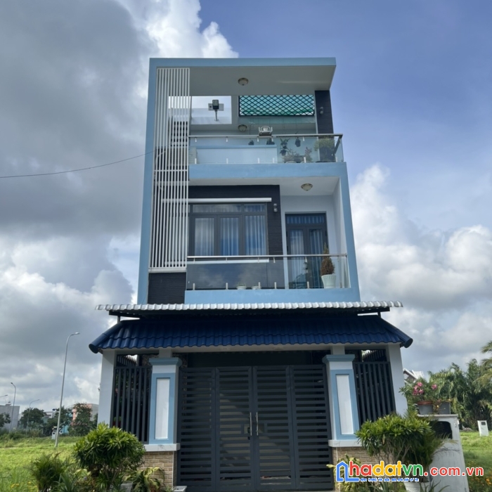 Bán gấp nhà phố 90m2, sổ hồng sẵn, hỗ trợ nhận nhà chỉ từ 2 tỷ đồng