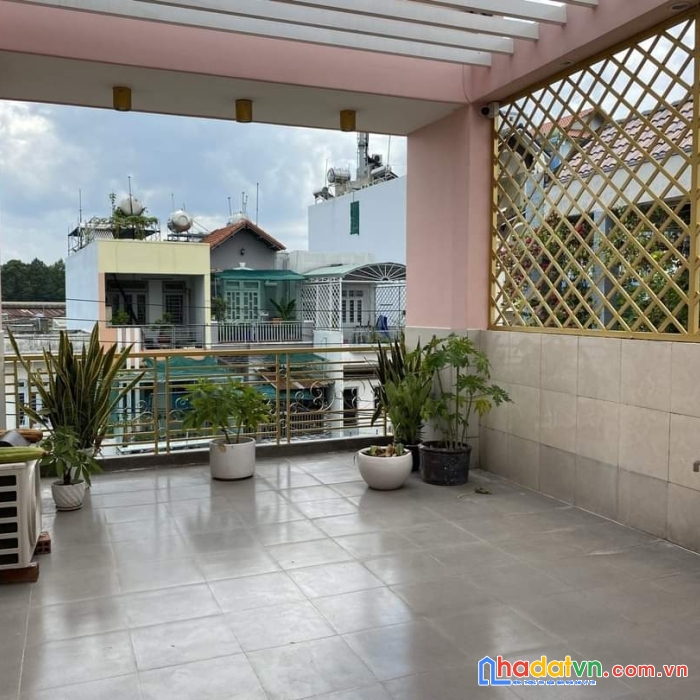 Chỉ nhỉnh 3 tỷ có ngay nhà hẻm xe hơi thông quận 12, 50m2, nhà 3 lầu, sân thượng